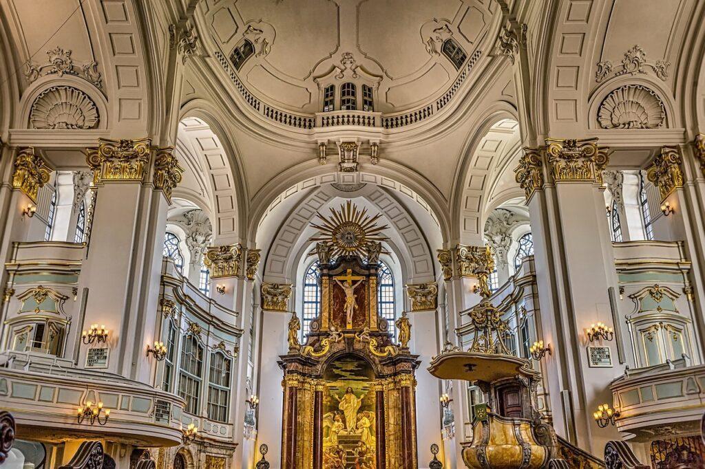 Explore Bach’s Hypnotic Choral Music in Less Than Four Minutes - Hamburg Church