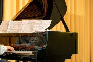 Learn How to Read Piano Notes (Free Resource) - Piano with Sheet Music