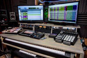 How to Mix Using a Digital Audio Workstation (DAW) - DAW Recording Studio