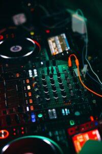 How to Sound Like a Pro Disc Jockey (DJ) - DJ Controller