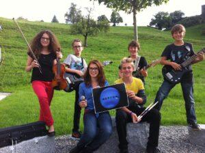 How to Use Kinesthetic Learning in Music Lessons - Music Students