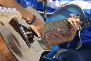 Easy Guide for Learning How to Replace Guitar Strings - Guitarists Playing