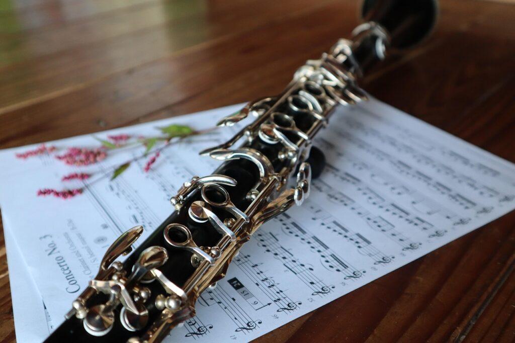 How to Play Your Clarinet in Tune - Clarinet and Sheet Music