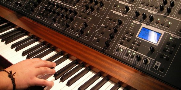 supplemented equal temperament minor keys - synthesizer.jpg